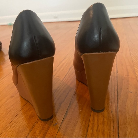 BCBG Paris Wedge Brown and Black Platform Wedges. - Picture 4 of 9